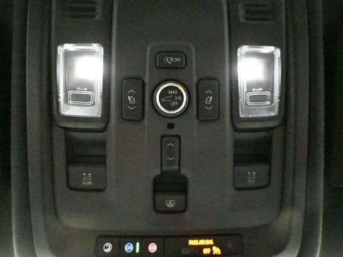 Used 2025 GMC Yukon Denali Ultimate image 42