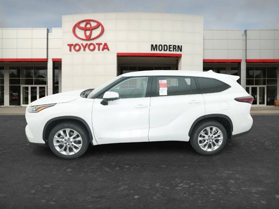 New 2026 Toyota Highlander Limited AWD/4WD image 12