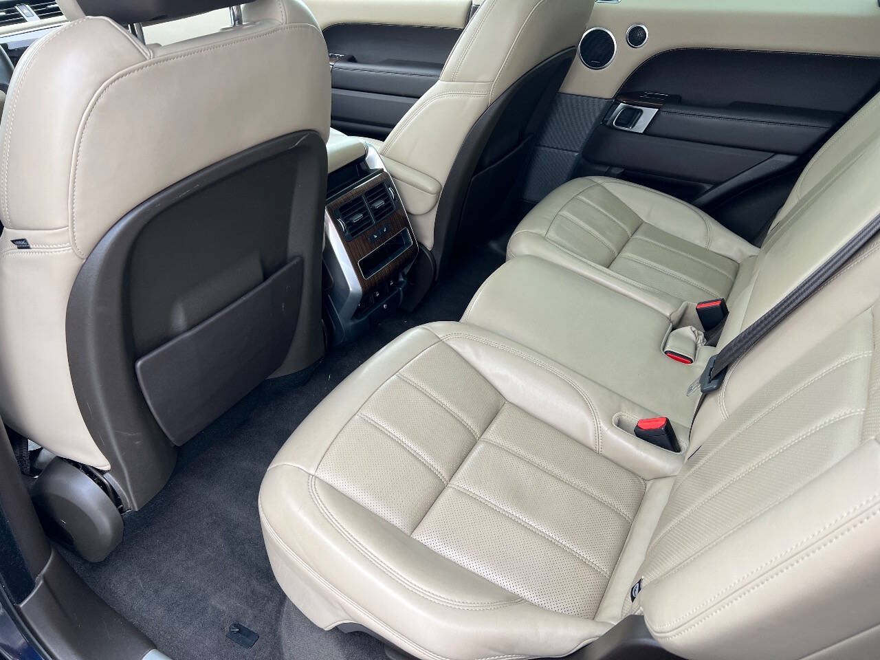 Used 2019 Land Rover Range Rover Sport HSE AWD/4WD image 18