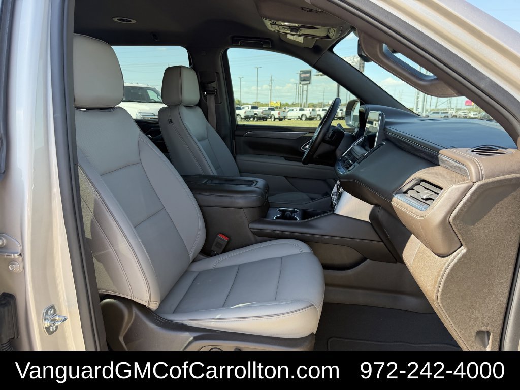 Used 2023 GMC Yukon SLT w/ SLT Luxury Package AWD/4WD image 32