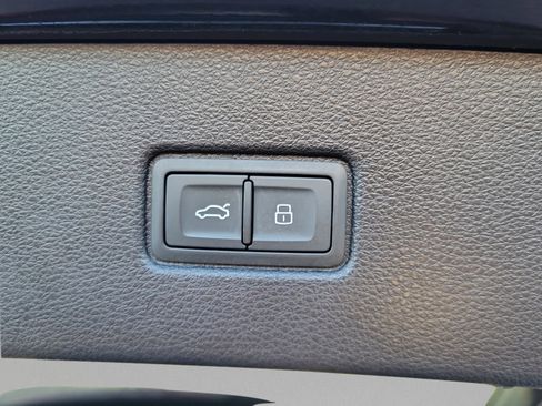 Used 2019 Audi Q7 Premium Plus image 12