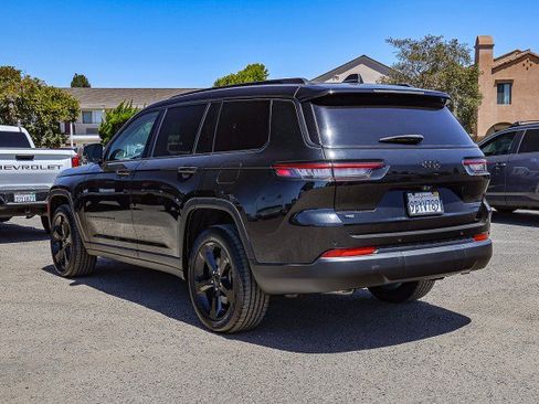 Used 2022 Jeep Grand Cherokee L Limited w/ Black Appearance Package RWD image 6