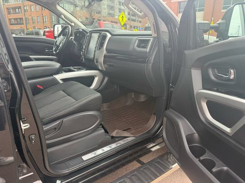 Used 2017 Nissan Titan SV AWD/4WD image 26
