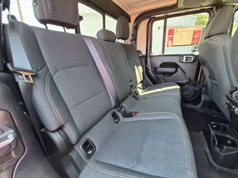 Used 2024 Jeep Gladiator Sport AWD/4WD image 26