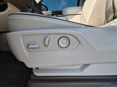 Used 2023 GMC Yukon Denali AWD/4WD image 19