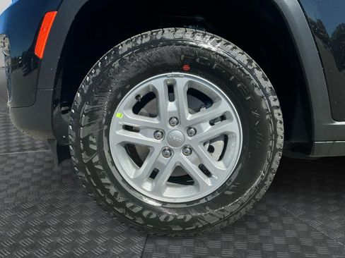 New 2025 Jeep Grand Cherokee Laredo w/ Luxury Tech Group I image 15