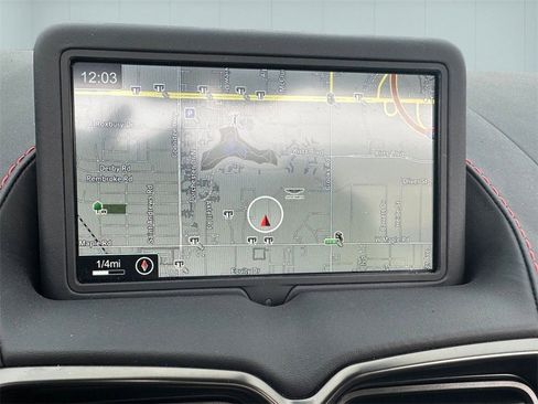 Used 2022 Aston Martin V8 Vantage Roadster image 23