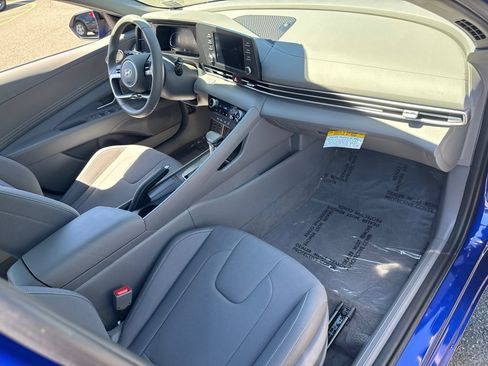 Certified 2025 Hyundai Elantra Sport FWD image 19