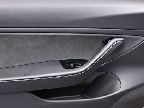 Used 2019 Tesla Model 3 Standard Range Plus image 11