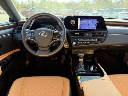 Used 2025 Lexus ES 300h w/ Premium Package image 8
