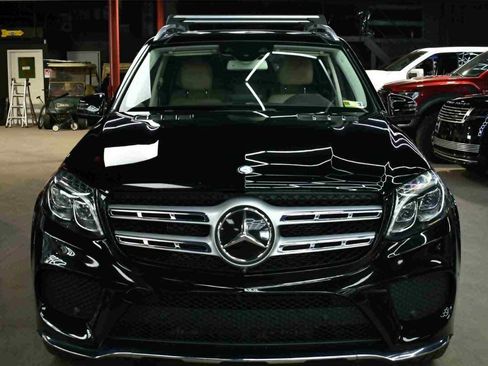 Used 2017 Mercedes-Benz GLS 550 4MATIC image 2