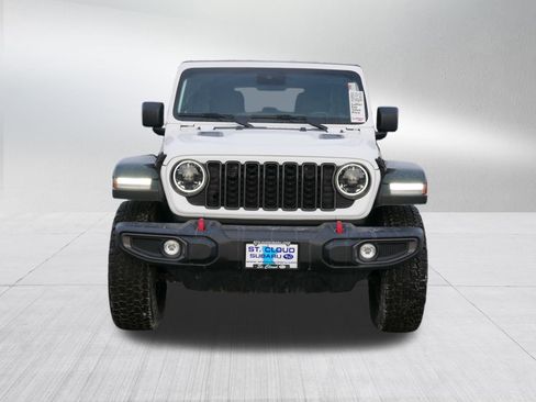Used 2024 Jeep Wrangler Unlimited Rubicon image 2
