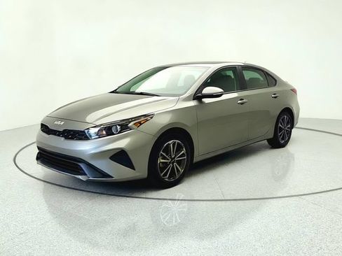 Certified 2023 Kia Forte LXS FWD image 1