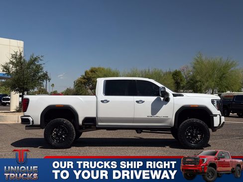 Used 2024 GMC Sierra 2500 Denali Ultimate AWD/4WD image 4