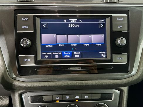 Used 2020 Volkswagen Tiguan S image 17