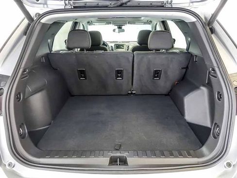 Used 2024 Chevrolet Equinox LT FWD image 28