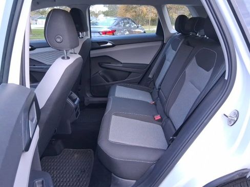 Used 2022 Volkswagen Taos S image 14