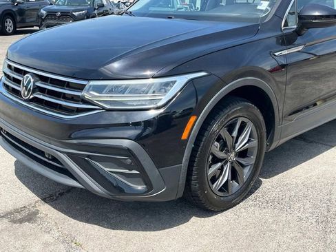 Used 2023 Volkswagen Tiguan SE FWD image 11