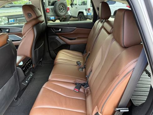 Used 2022 Acura MDX SH-AWD w/ Advance Package image 13