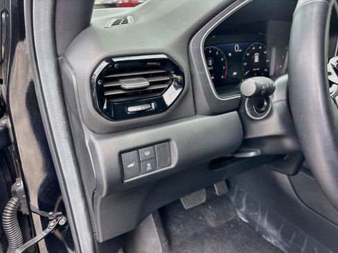 Certified 2025 Honda Pilot Black Edition image 11