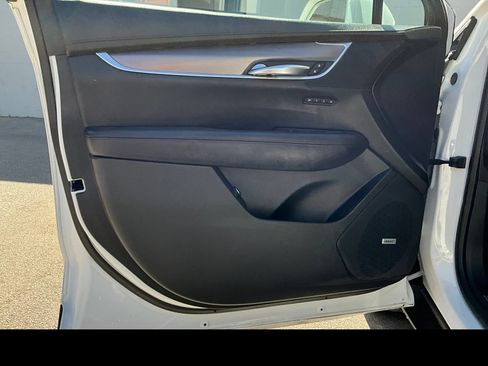 Used 2017 Cadillac XT5 Luxury w/ Driver Awareness Package FWD image 24