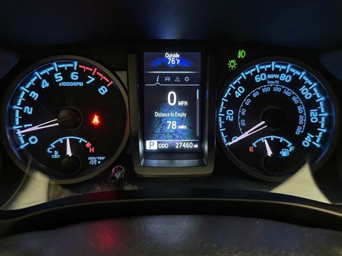 Used 2023 Toyota Tacoma TRD Sport image 12