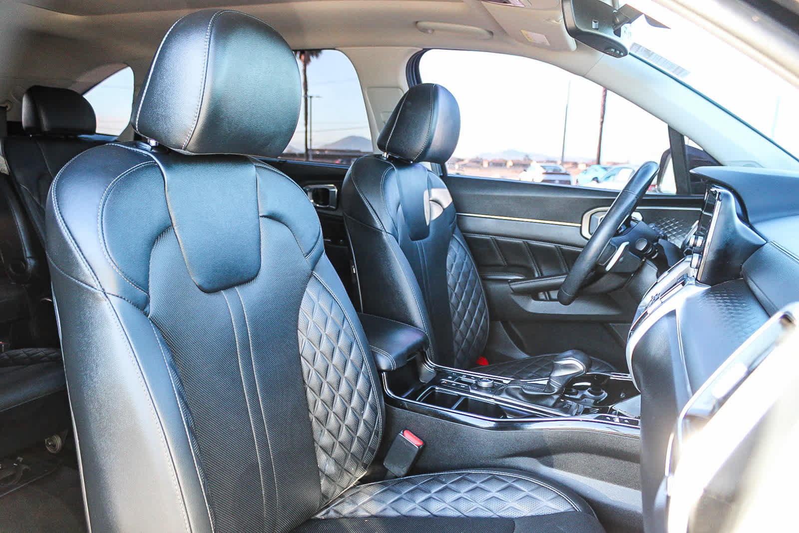 Used 2023 Kia Sorento SX AWD/4WD image 16