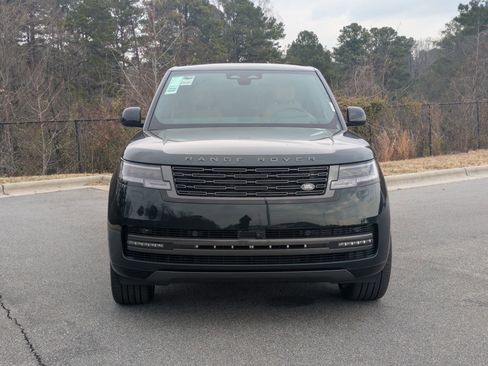 New 2026 Land Rover Range Rover Long Wheelbase SE image 2