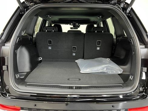 New 2025 Jeep Grand Cherokee Laredo X w/ Luxury Tech Group I image 7