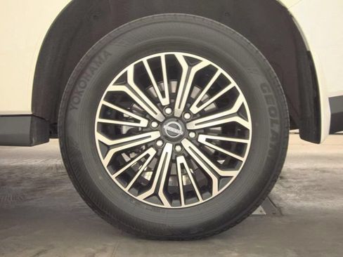 Used 2025 Nissan Armada SL RWD image 7