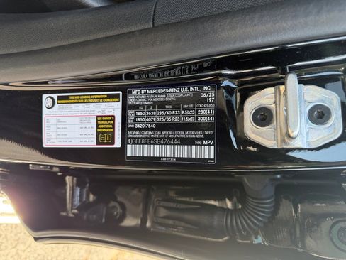 Used 2025 Mercedes-Benz GLS 580 4MATIC image 35