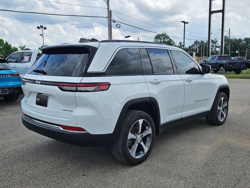 Used 2024 Jeep Grand Cherokee Limited w/ Trailer Tow Package AWD/4WD image 6