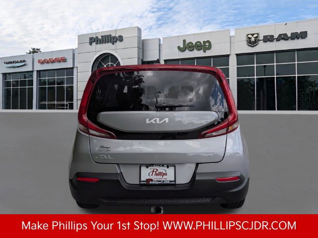Used 2022 Kia Soul LX FWD image 4