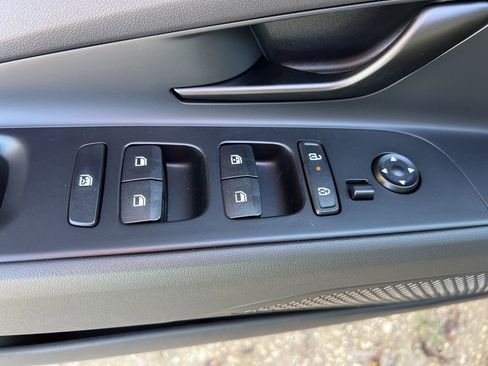 Used 2025 Hyundai Elantra Sport image 14