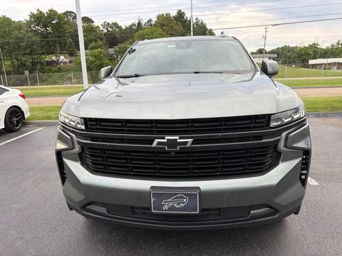 Used 2023 Chevrolet Suburban RST w/ Luxury Package AWD/4WD image 2