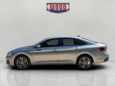 Used 2024 Volkswagen Jetta SE FWD image 4