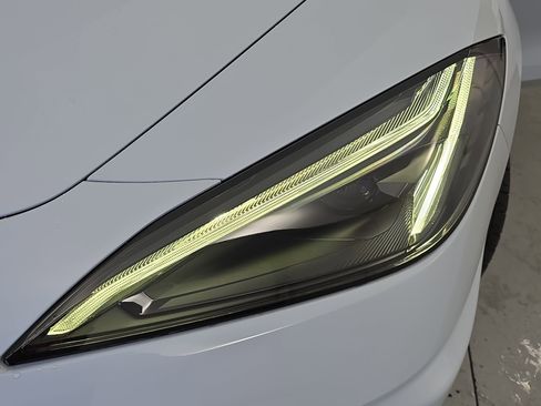 Used 2022 Chevrolet Corvette Stingray Coupe w/ 1LT image 26