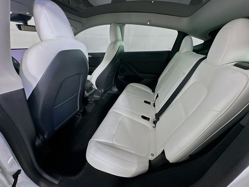 Used 2023 Tesla Model Y Long Range AWD/4WD image 26