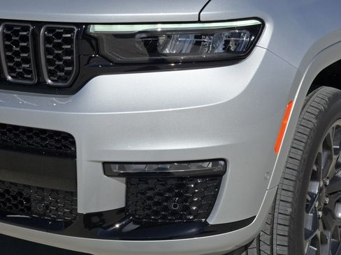 New 2025 Jeep Grand Cherokee L Summit w/ Obsidian Package image 7