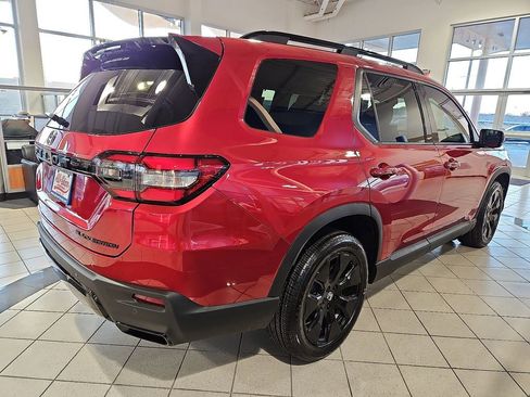 Used 2026 Honda Pilot Black Edition image 8