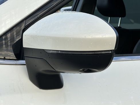 Certified 2024 Nissan Pathfinder SL image 11