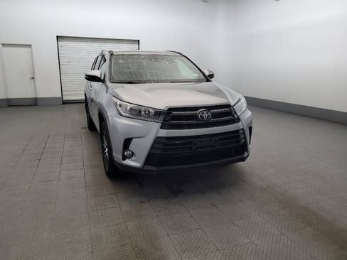 Used 2018 Toyota Highlander SE AWD/4WD image 14