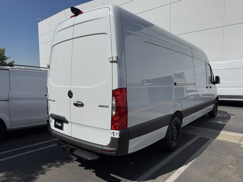 New 2025 Mercedes-Benz Sprinter 2500 image 10