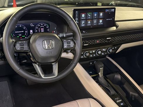 Used 2024 Honda Accord Touring image 15
