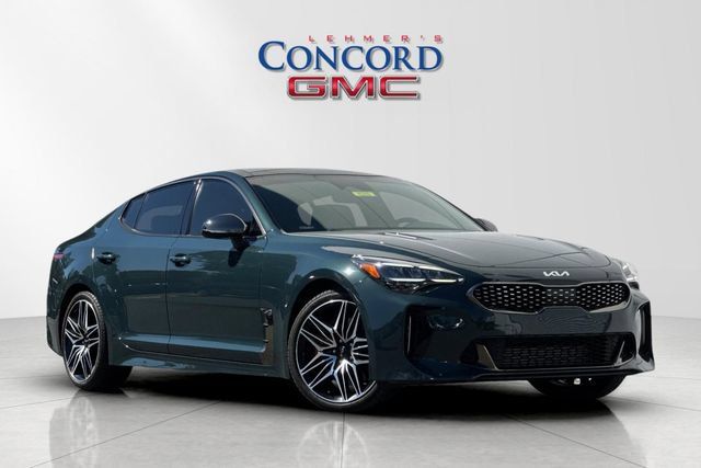 Used 2022 Kia Stinger GT1 RWD image 1