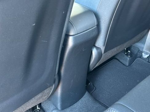 Certified 2025 Kia Soul LX w/ LX Technology Package FWD image 17