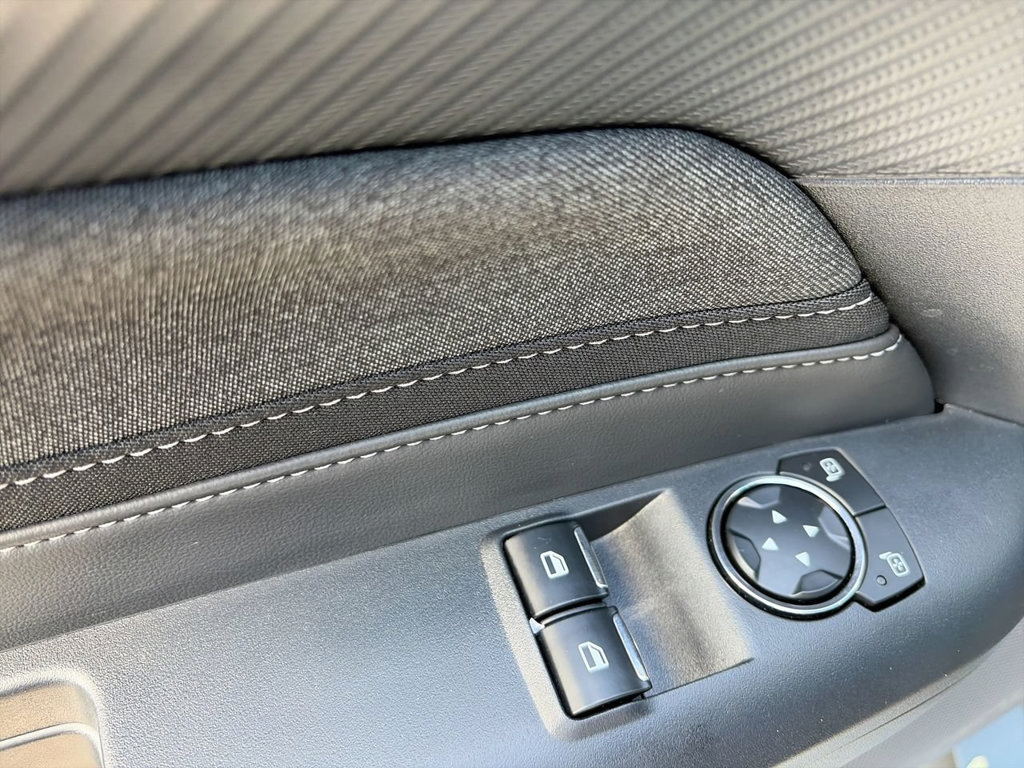 Used 2025 Ford Mustang GT RWD image 17