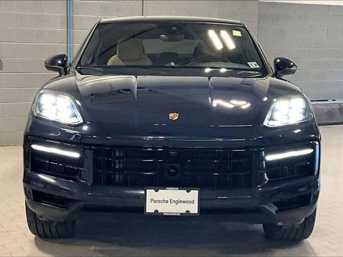 Certified 2025 Porsche Cayenne Coupe AWD/4WD image 8