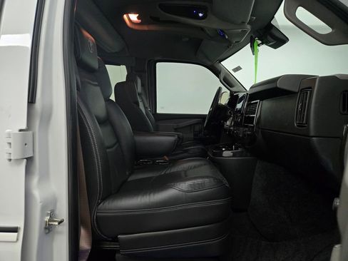 New 2025 GMC Savana 2500 Extended w/ Driver Convenience Package image 33