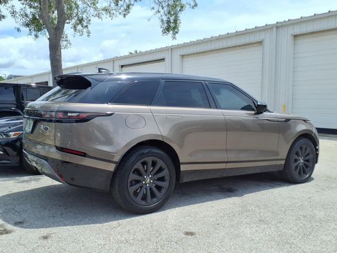 Used 2020 Land Rover Range Rover Velar R-Dynamic S AWD/4WD image 11